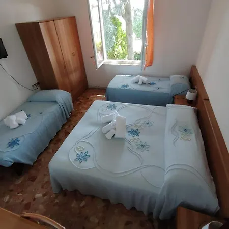Silvia - Cinque Terre 2* פראמורה