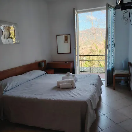 Silvia - Cinque Terre 2* פראמורה