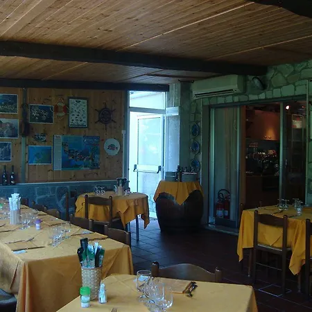 Silvia - Cinque Terre 2* Framura