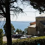 Silvia - Cinque Terre 2*