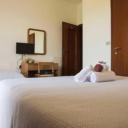 Silvia Hotel Framura