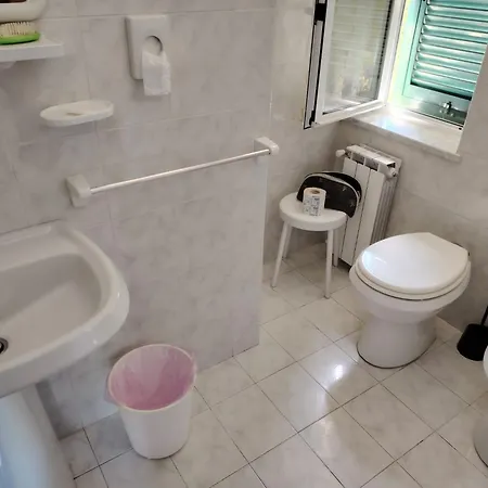 Silvia - Cinque Terre Hotel Framura