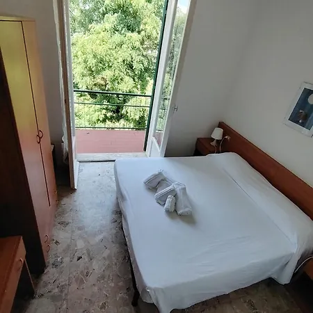 Silvia - Cinque Terre Hotel