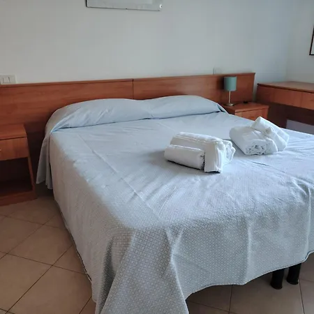 Silvia Hotel 2*