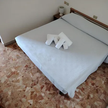 Silvia - Cinque Terre Hotell 2*