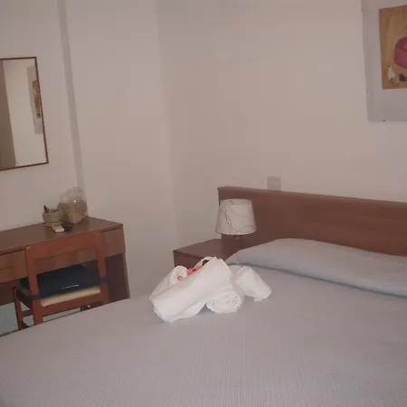 Silvia - Cinque Terre Hotell 2*