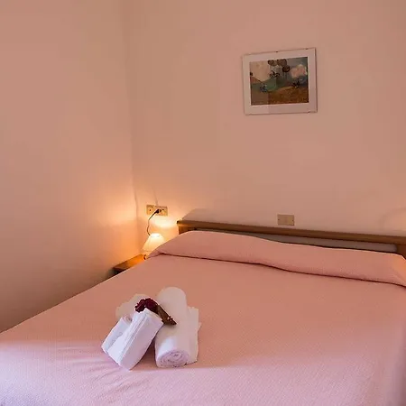 Hotel Silvia 2*