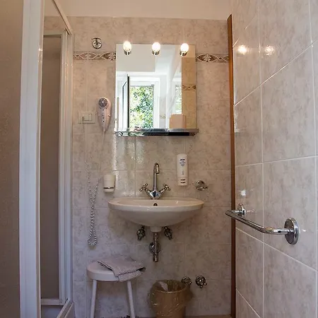 Silvia - Cinque Terre Hotel