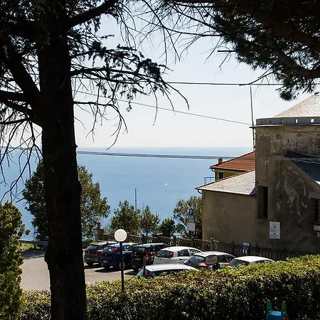 Silvia - Cinque Terre 2*