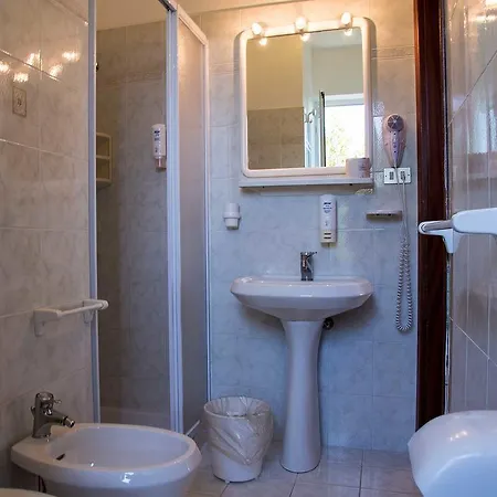 Hotel Silvia - Cinque Terre 2*