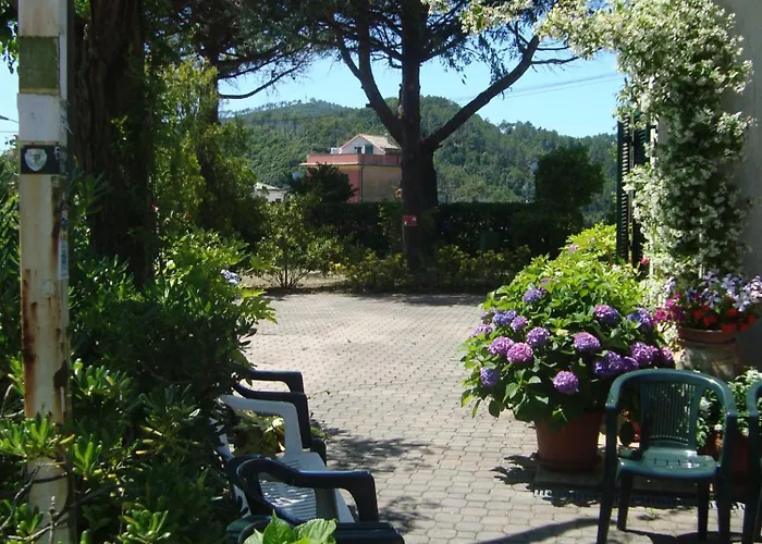Silvia - Cinque Terre Hotel Framura