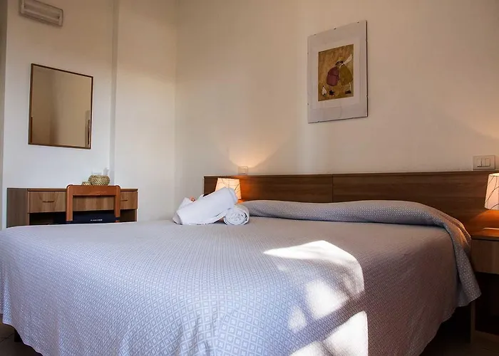 Silvia - Cinque Terre 酒店 弗拉穆拉